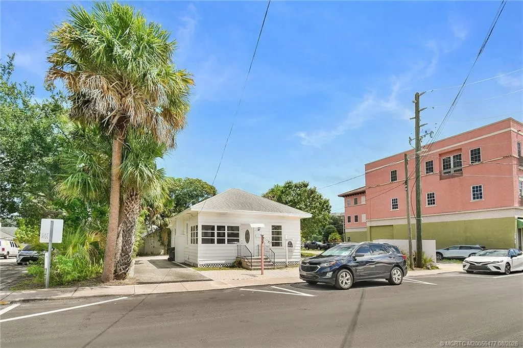 309 SE Denver Avenue