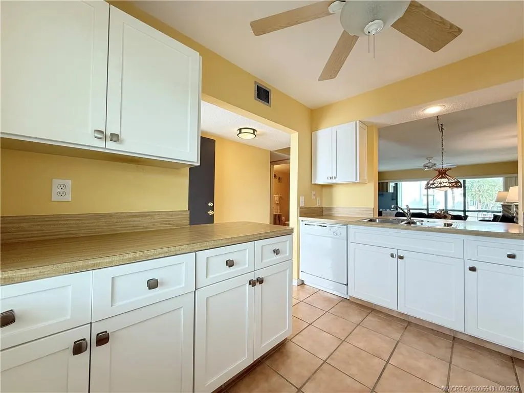 1950 SW Palm City Road #2205