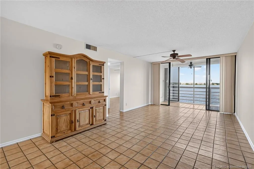 1950 SW Palm City Road #14-302