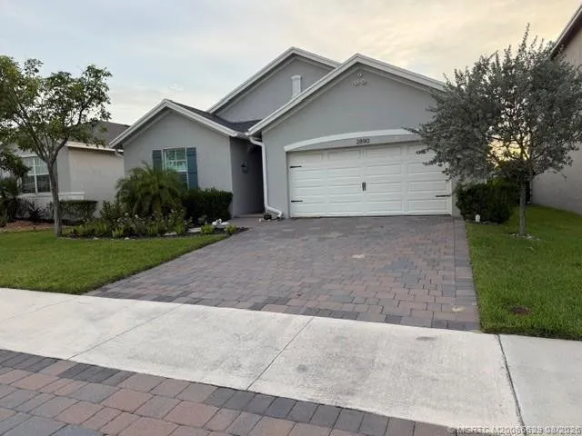 2890 NE Breezeway Circle