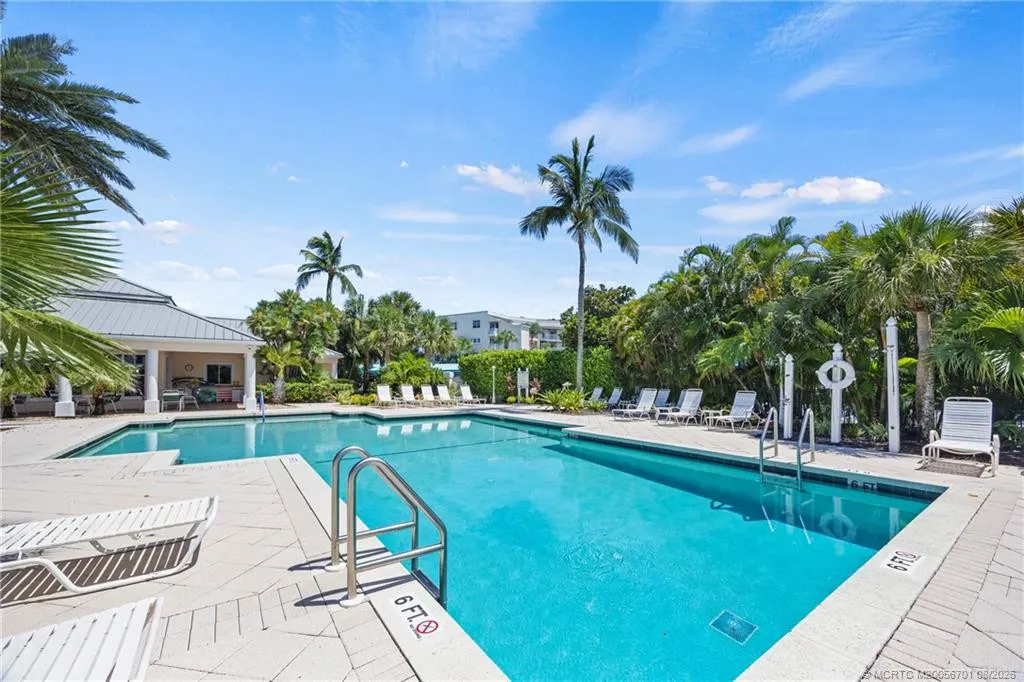 5799 NE Island Cove Way #1101