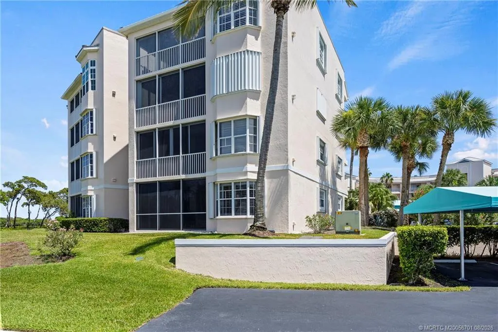 5799 NE Island Cove Way #1101