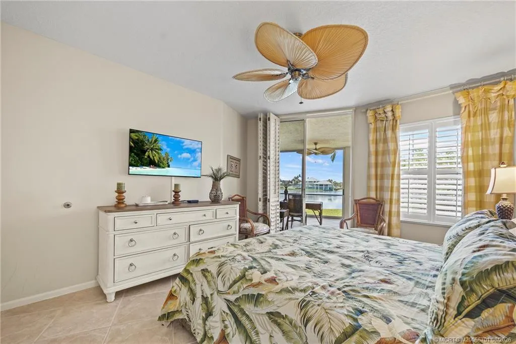 5799 NE Island Cove Way #1101