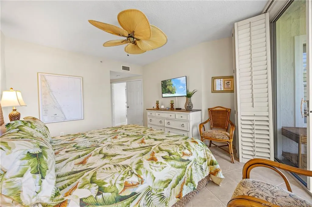 5799 NE Island Cove Way #1101