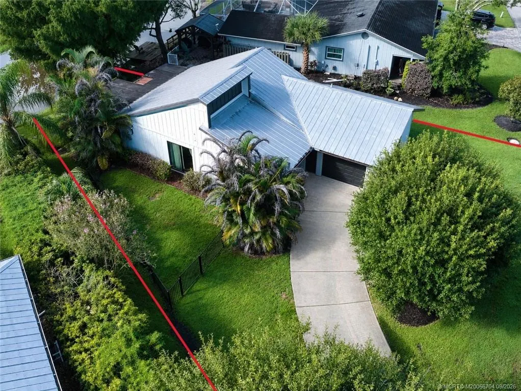 496 SE Cardinal Trail