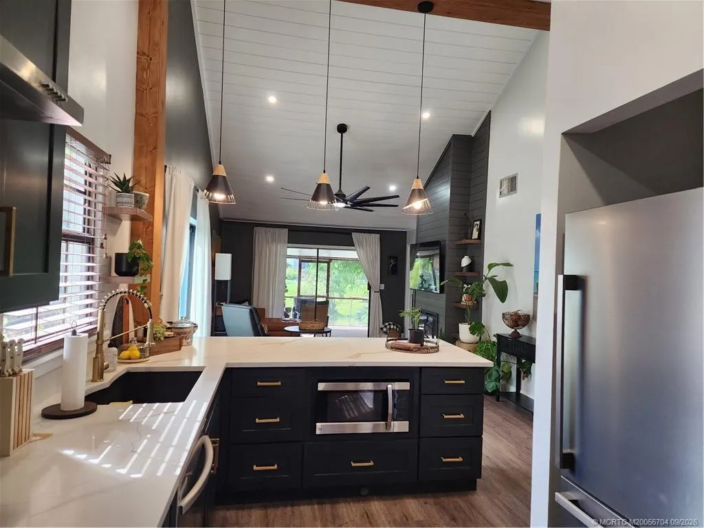 496 SE Cardinal Trail