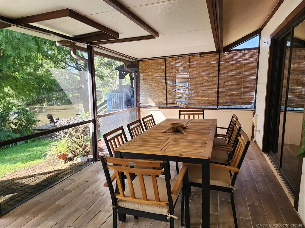 496 SE Cardinal Trail