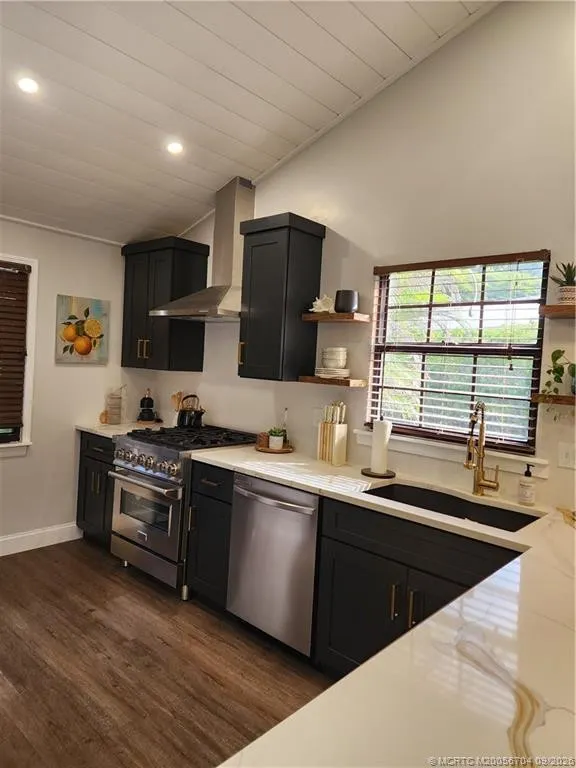 496 SE Cardinal Trail