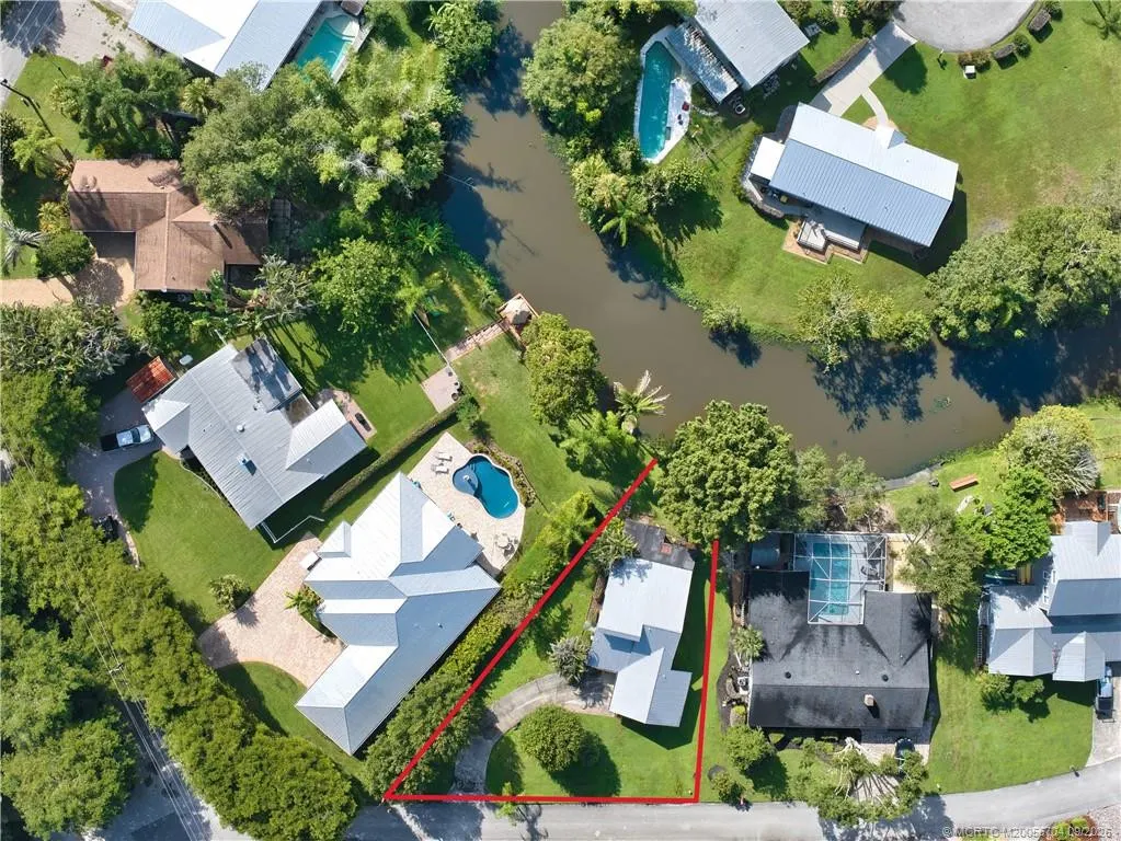 496 SE Cardinal Trail