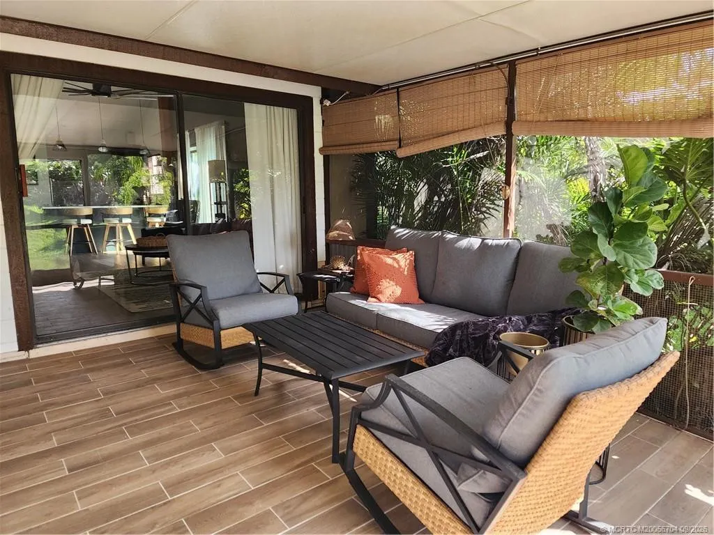 496 SE Cardinal Trail