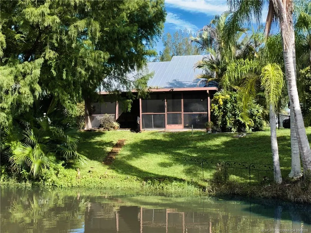 496 SE Cardinal Trail