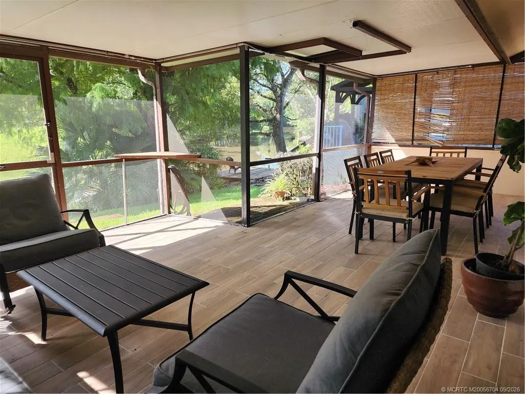 496 SE Cardinal Trail