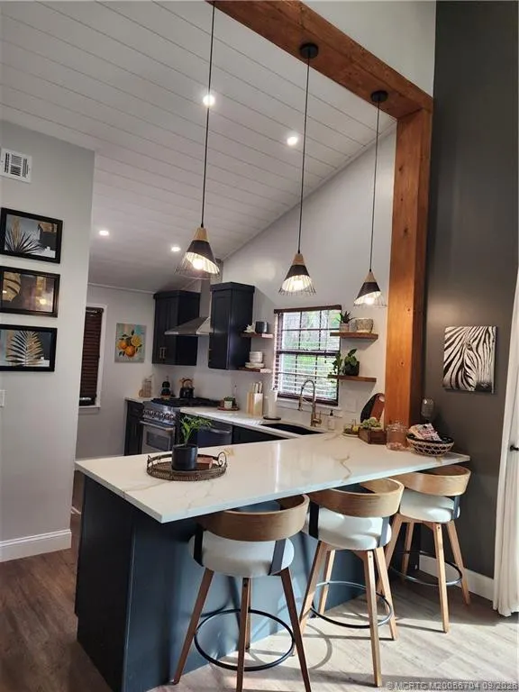 496 SE Cardinal Trail