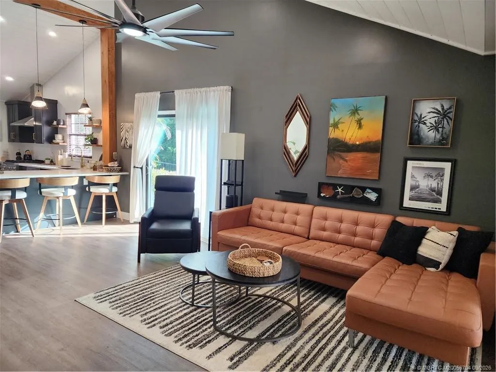 496 SE Cardinal Trail