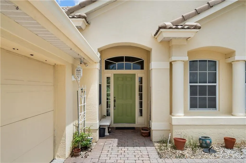 4505 NW Wandering Oak Court