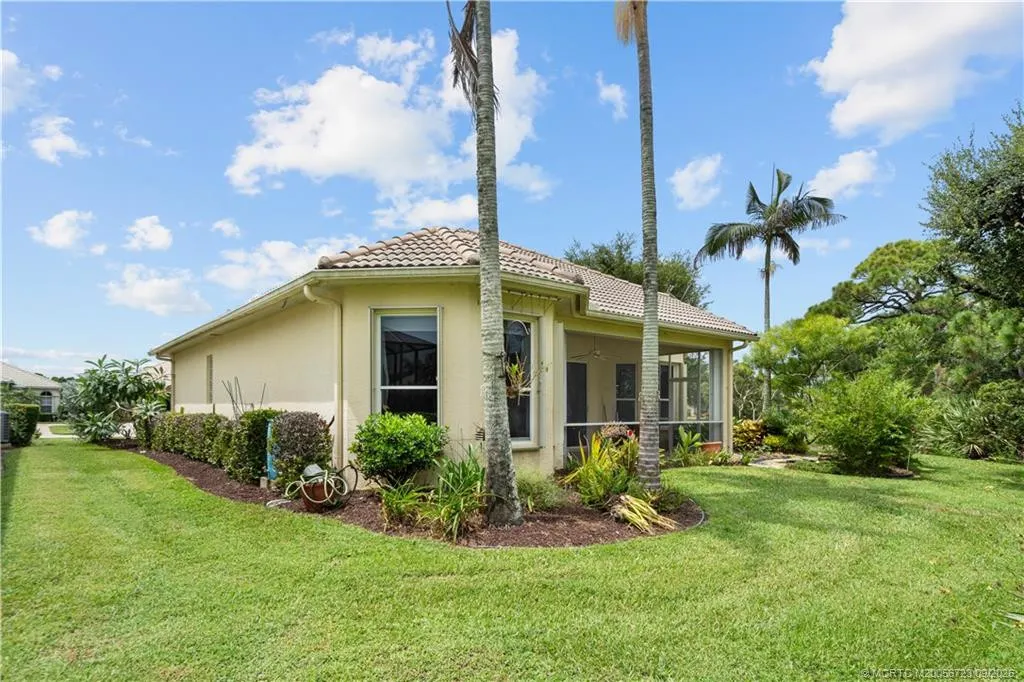 4505 NW Wandering Oak Court