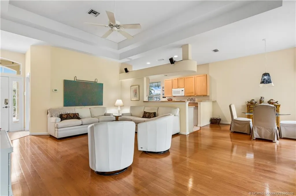 4505 NW Wandering Oak Court