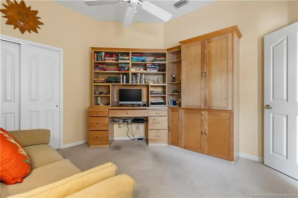 4505 NW Wandering Oak Court
