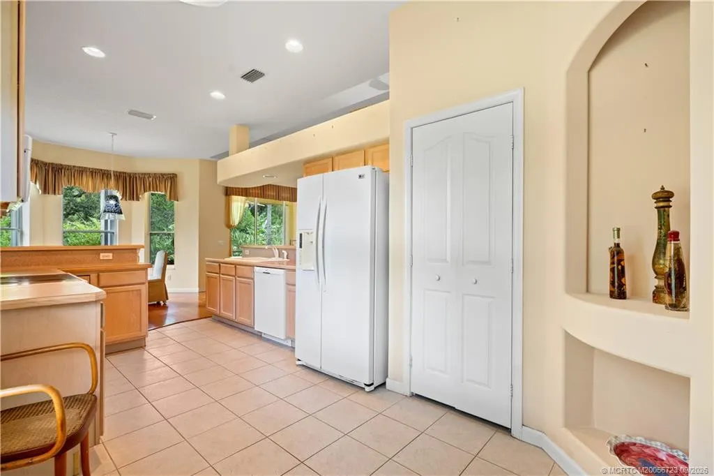 4505 NW Wandering Oak Court