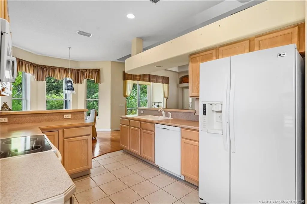 4505 NW Wandering Oak Court
