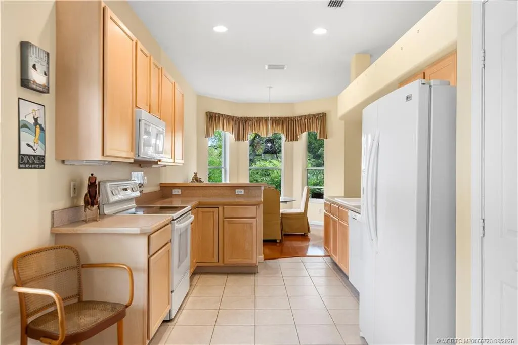 4505 NW Wandering Oak Court