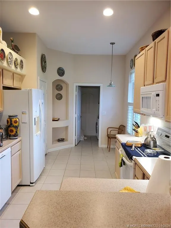 4505 NW Wandering Oak Court