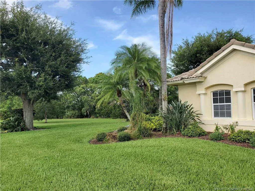 4505 NW Wandering Oak Court