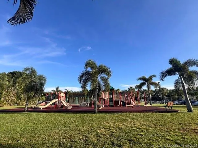 40 Plantation Boulevard