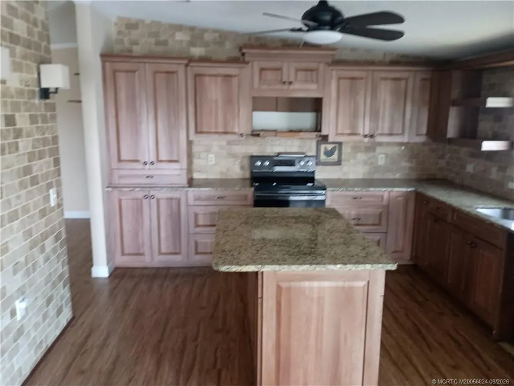 6055 Seashore Drive