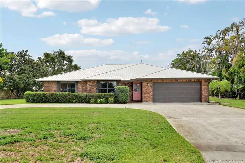 8303 SE Cumberland Circle