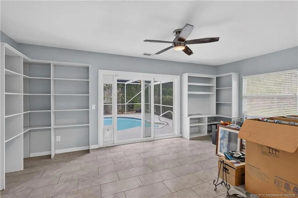 908 SW 36th Terrace