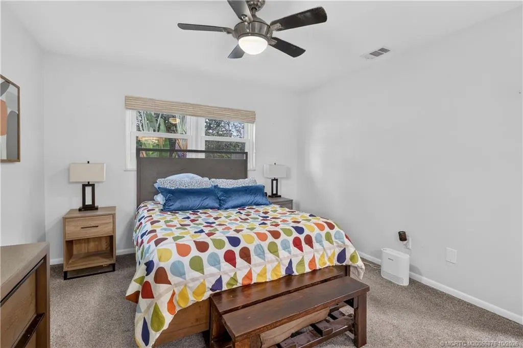 908 SW 36th Terrace