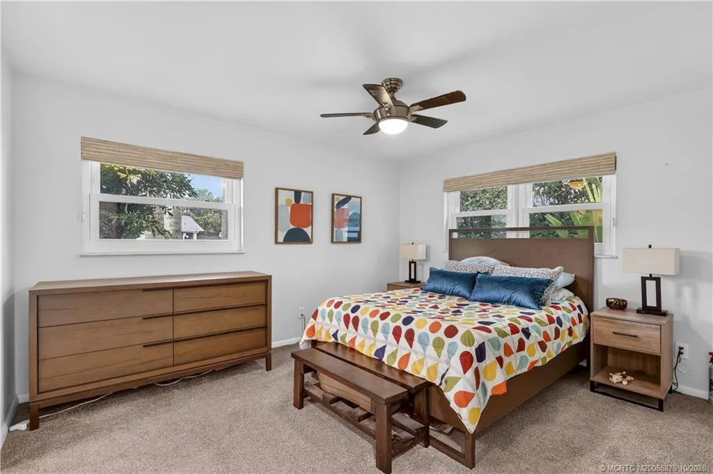 908 SW 36th Terrace