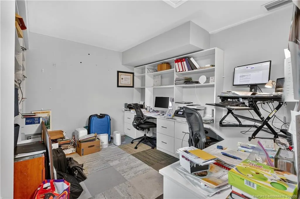 908 SW 36th Terrace