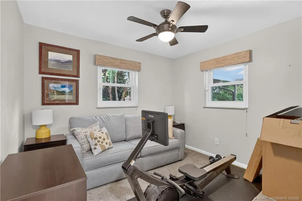 908 SW 36th Terrace