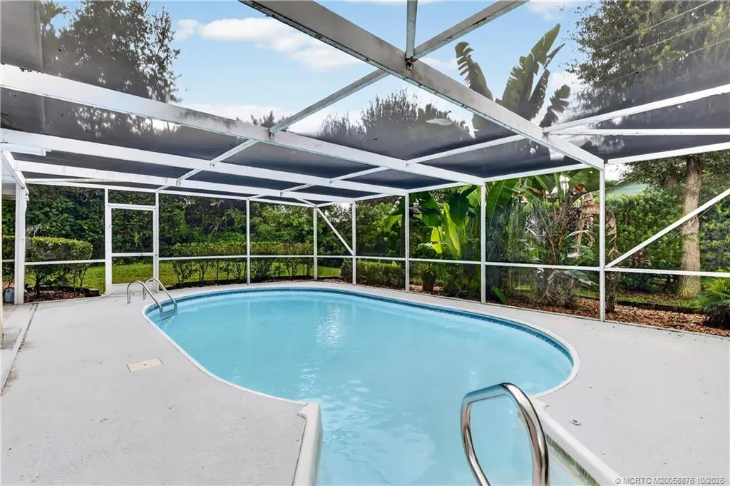 908 SW 36th Terrace