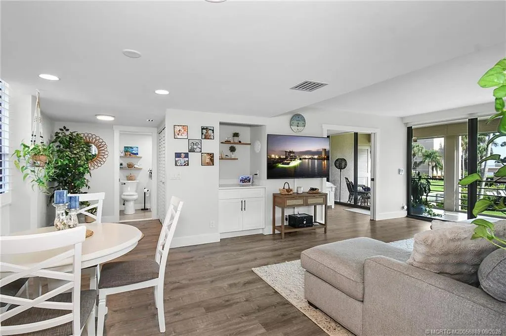 3452 NE Causeway Boulevard #202