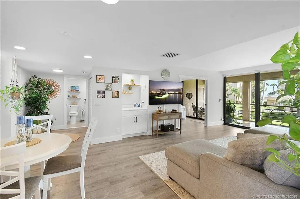 3452 NE Causeway Boulevard #202