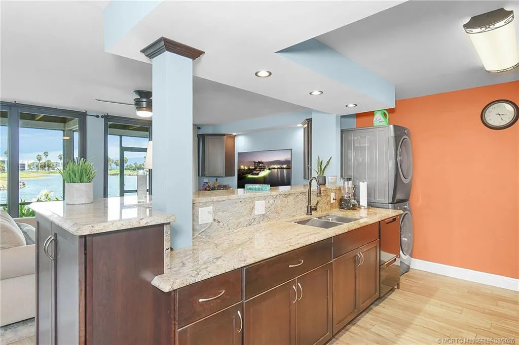 311 NE Golfview Circle