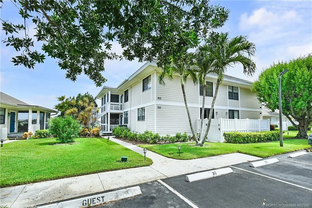 311 NE Golfview Circle