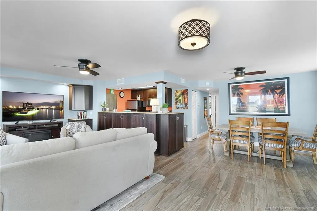 311 NE Golfview Circle