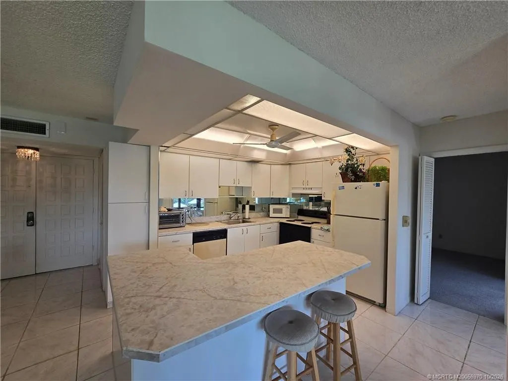 1800 SE Saint Lucie Boulevard #6-304