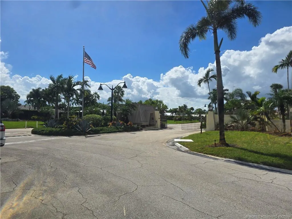 1800 SE Saint Lucie Boulevard #6-304