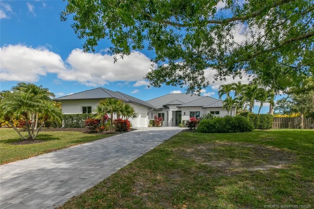 4977 SW Lake Grove Circle