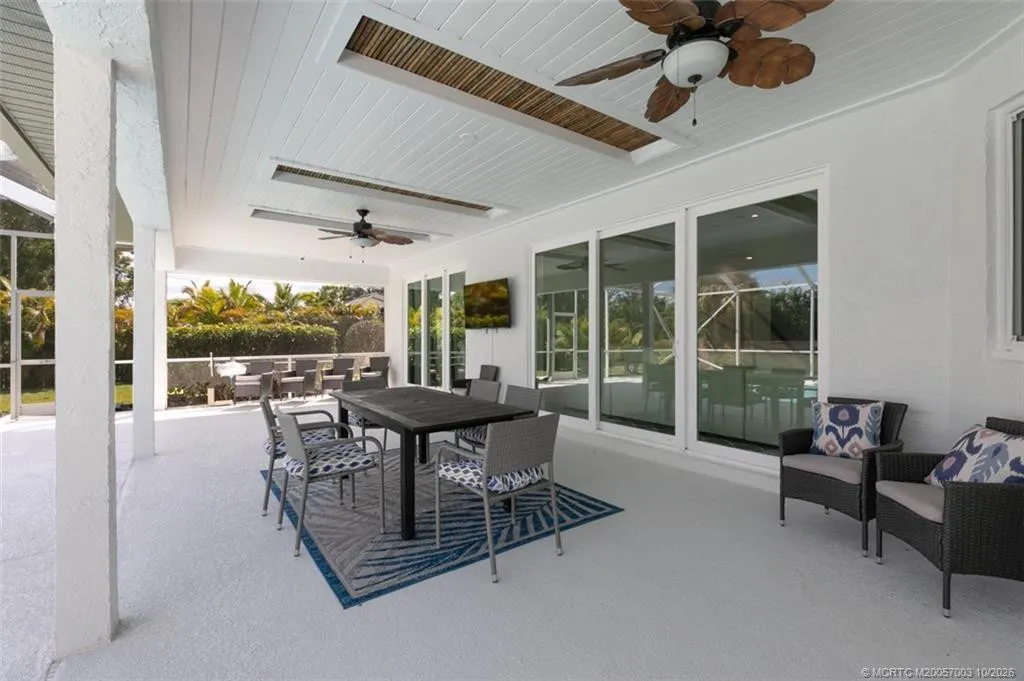 4977 SW Lake Grove Circle