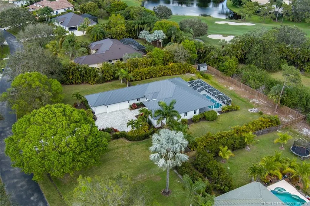4977 SW Lake Grove Circle