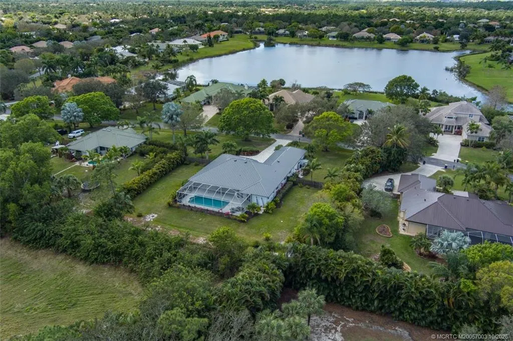 4977 SW Lake Grove Circle