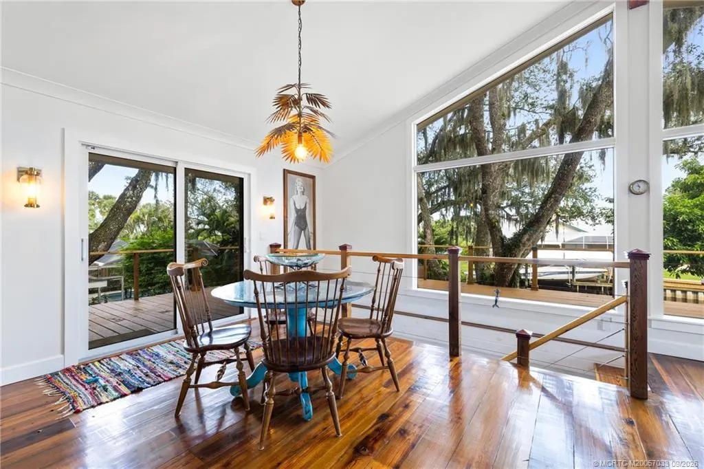 615 SW Rustic Circle