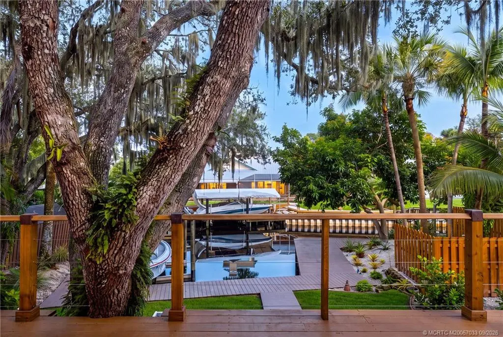 615 SW Rustic Circle