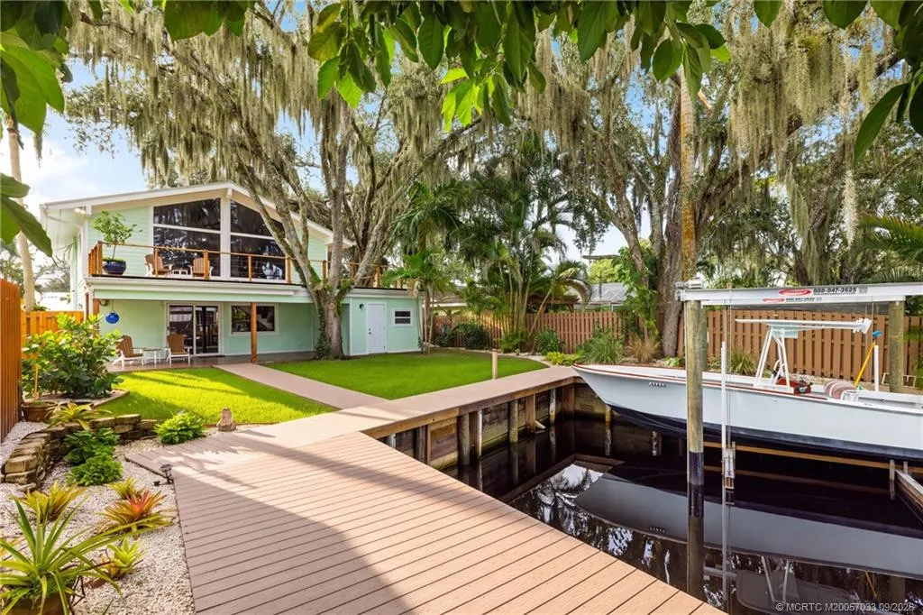 615 SW Rustic Circle